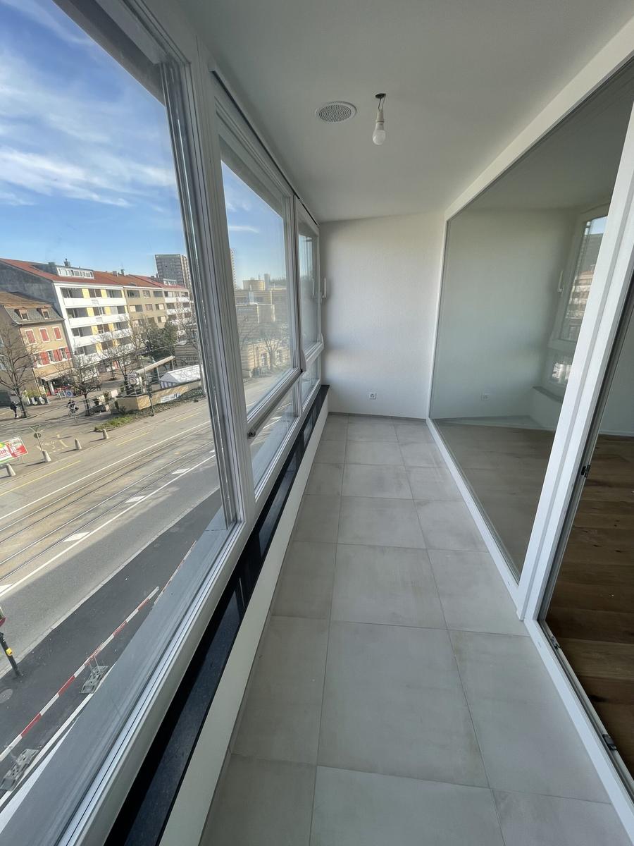 Beheizte Loggia mit Blick über Birsfelden